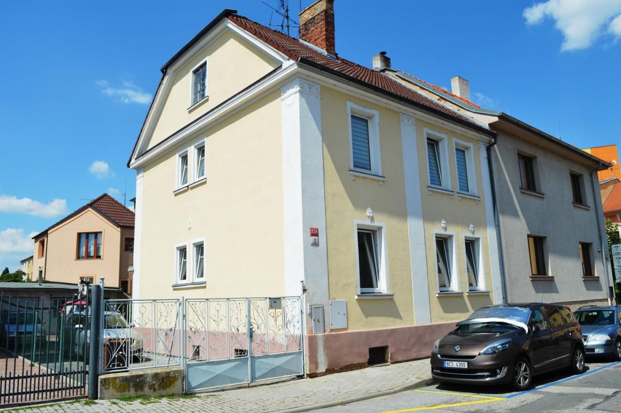 Apartman U Maleho Jezu チェスケー・ブジェヨヴィツェ エクステリア 写真